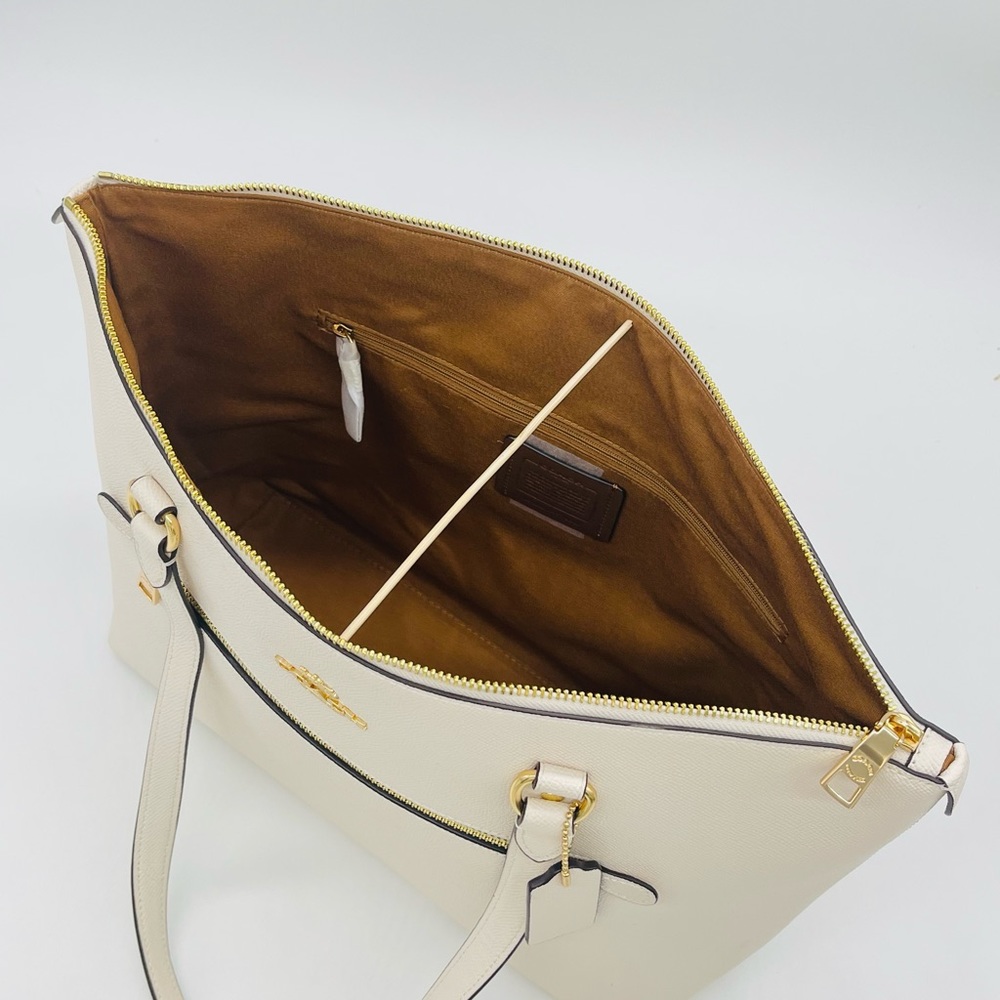 Coach Gallery Tote Bag - Picture 6 of 9